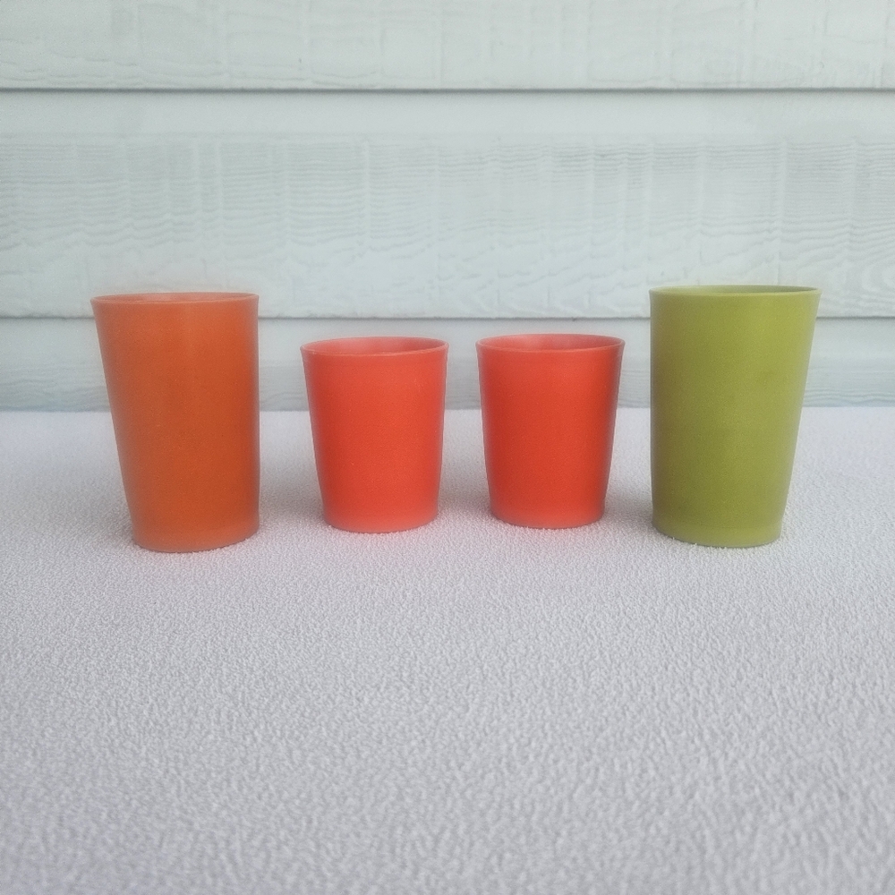 Tupperware 8oz 6oz Tumblers Plastic Cups Avocado Green Orange 1320 Set of 4